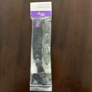 NIP- Altura Rapid Fire Wrist Strap